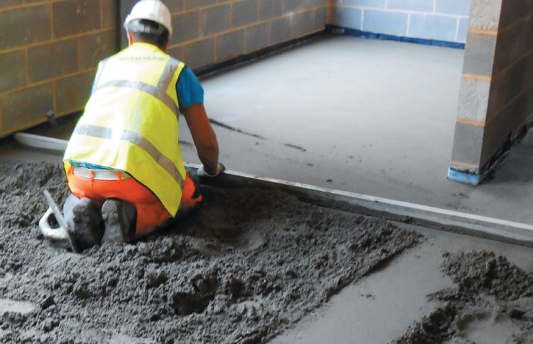 Screed and underfloor heating